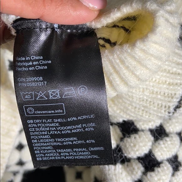 ❤️🆕NWOT TEXTURED KNIT SWEATER❤️ - Picture 10 of 13